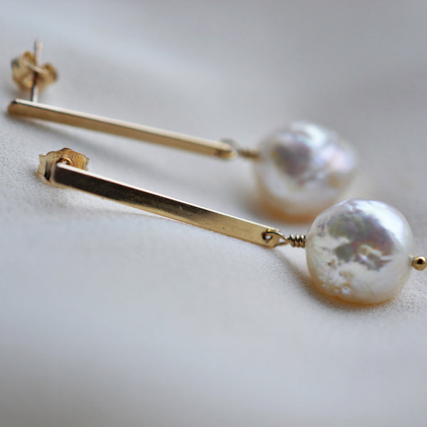 Pearl Bar Stud Earrings - Pink Moon Jewelry 